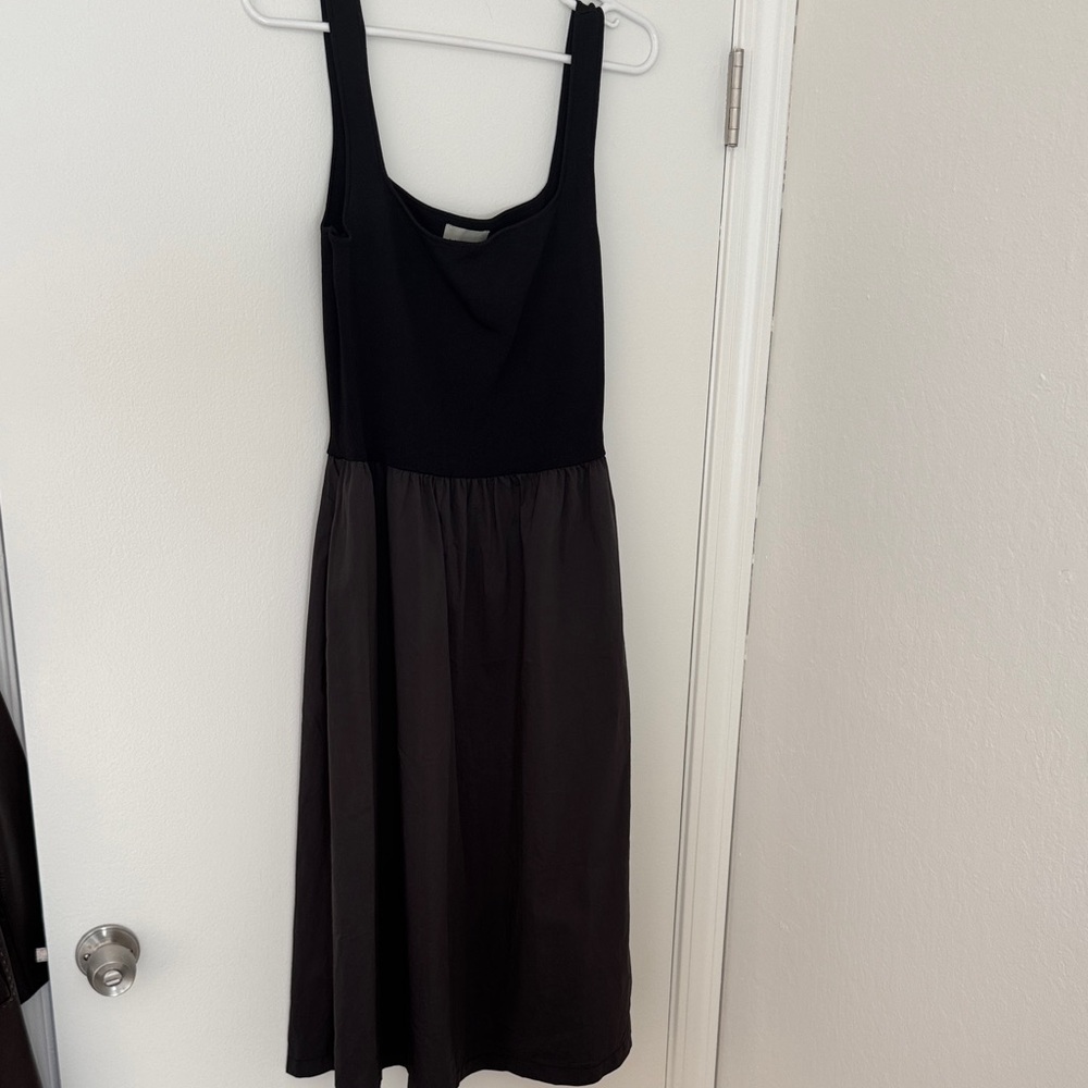 Luxely Elegant Black Sleeveless Dress with Pockets, Size Large